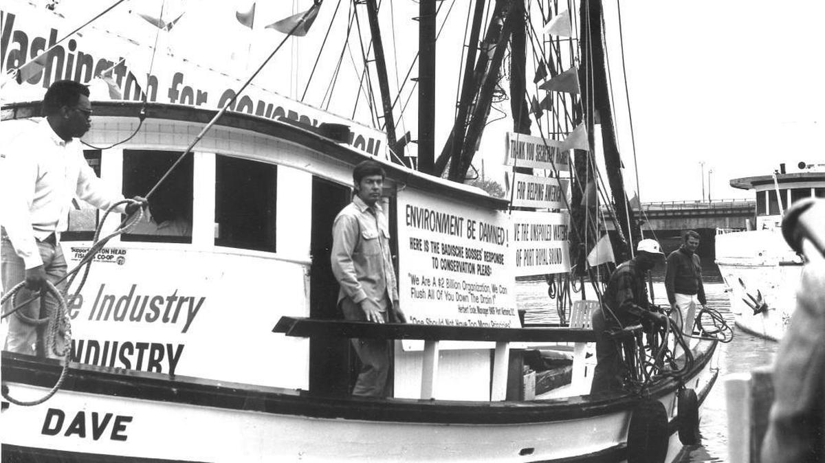 The Capt. Dave arrives in Washington, D.C., in 1970 after a highly publicized trip from Hilton Head Island to oppose a petrochemical plant planned for Victoria Bluff near Bluffton.