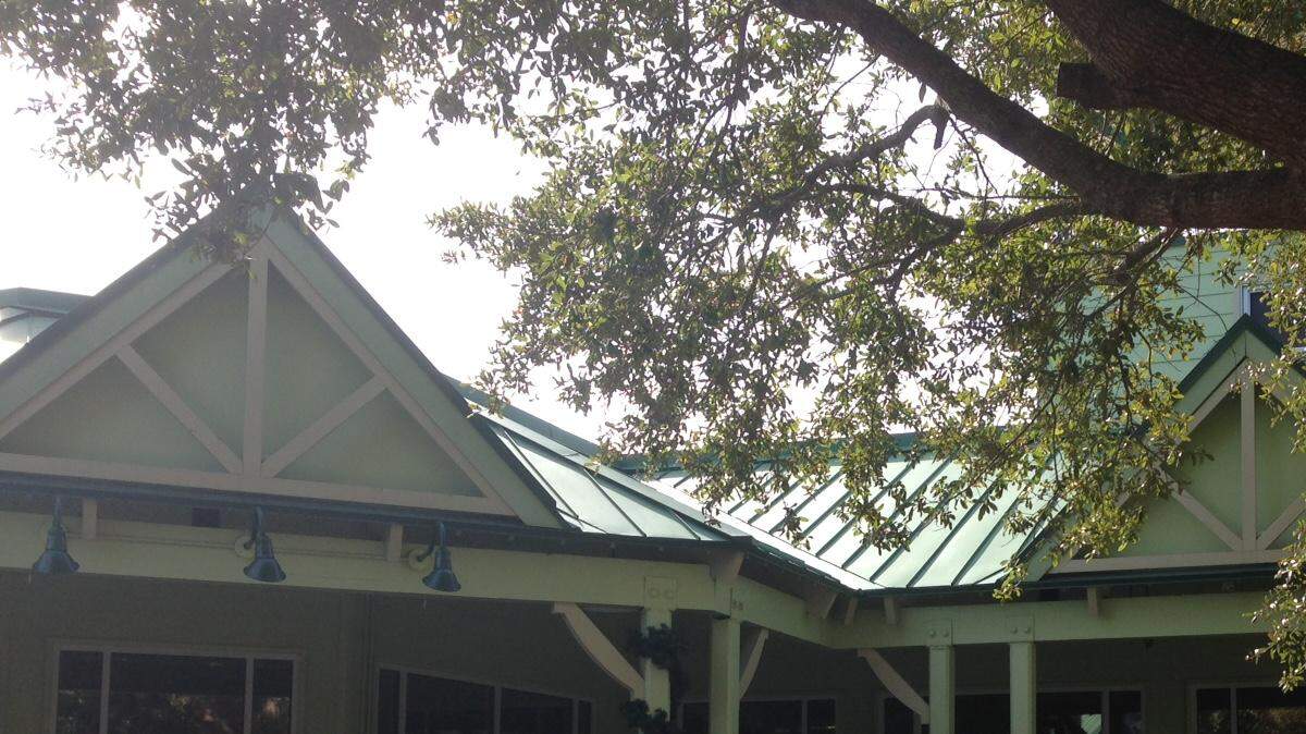 A Salty Dog Cafe restaurant is expected to move into the former Nosh space in early 2016 at Tanger Outlets Center 2 in Bluffton.