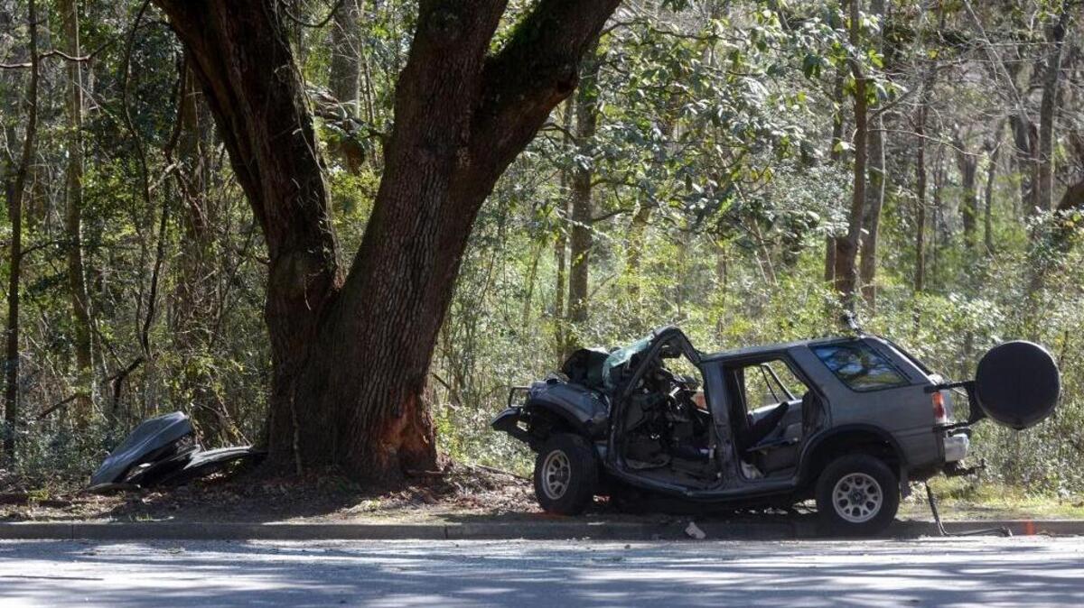 One person, identified by the Beaufort County Coroner’s Office as Leon Edward Adams Jr. of Beaufort, died Feb. 17, 2016, after a Honda Passport he was driving went off Robert Smalls Parkway in Beaufort and struck a tree. The single-car accident happened around 12:20 p.m. Adams was not wearing a seat belt, according to the SC Highway Patrol.