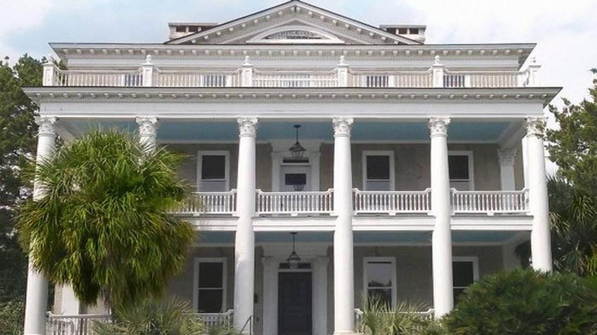 The Anchorage on Bay Street in Beaufort is believed to have been built in the 18th century and is now home to Anchorage 1770 inn. 