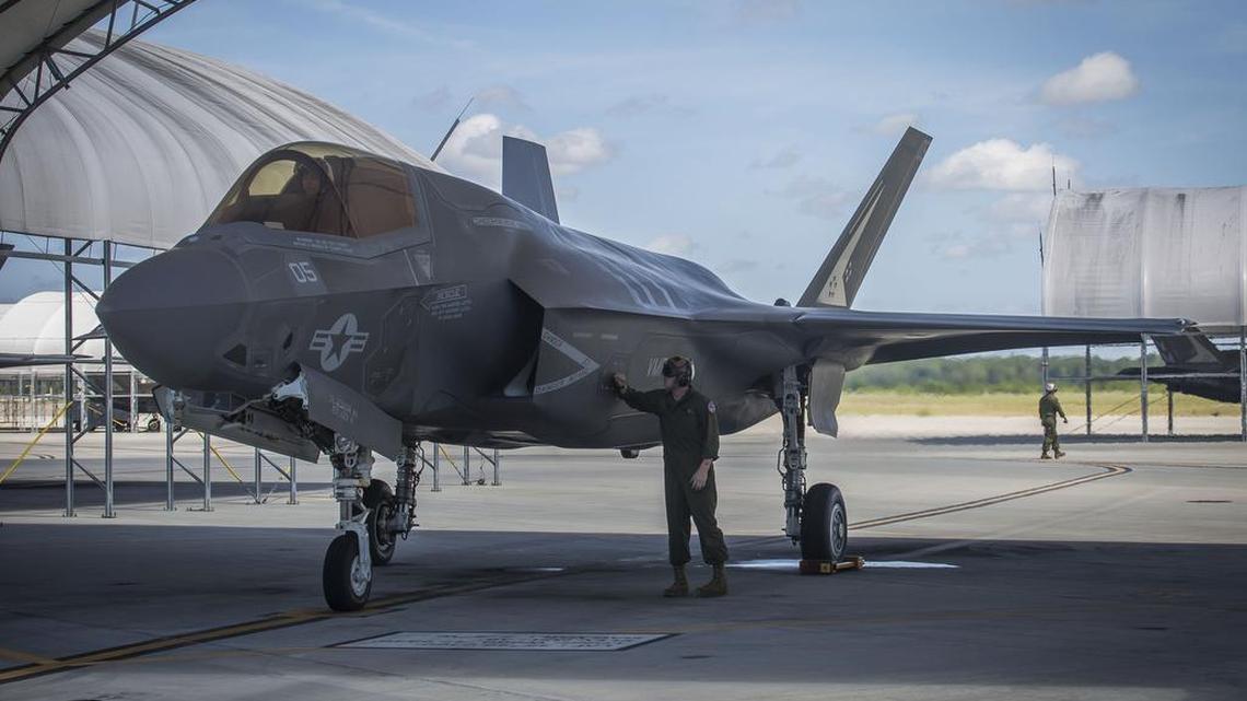 Beaufort pilot ejects from fighter jet after ‘mishap,’ aircraft missing near Charleston