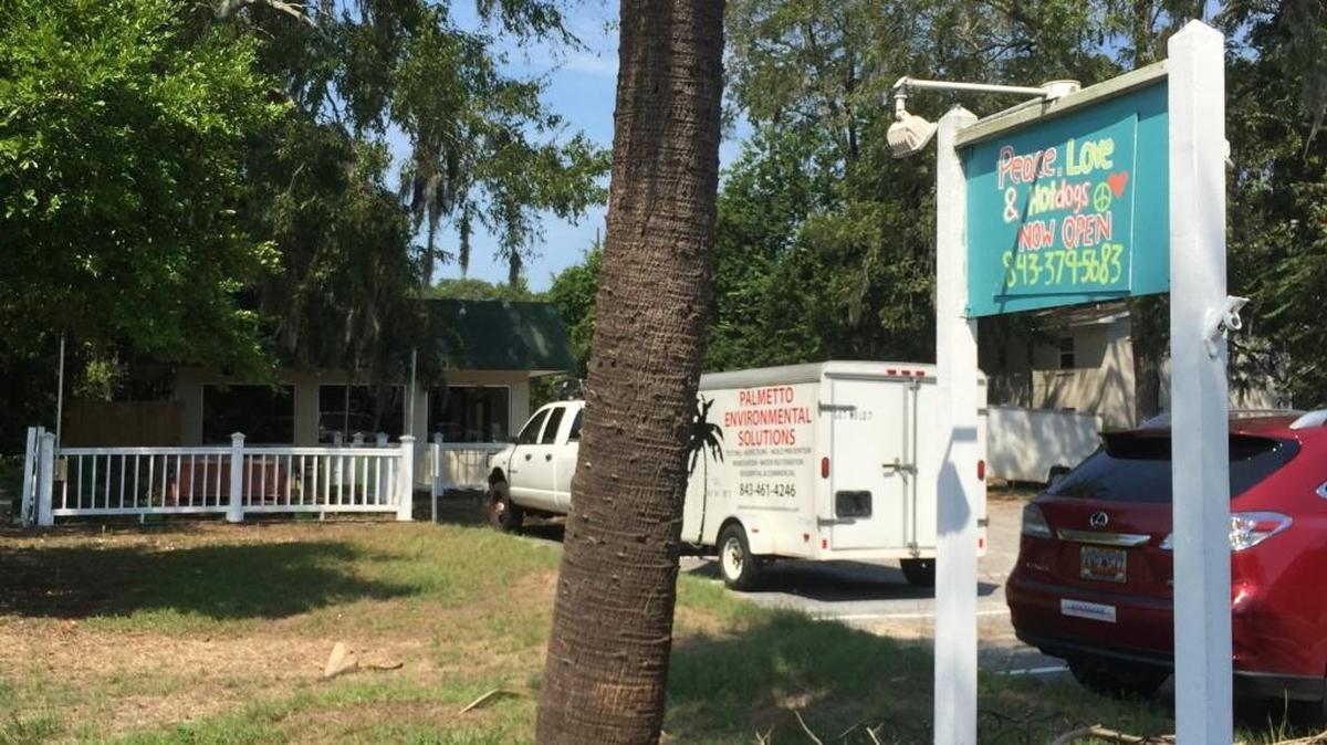 Peace, Love and Hot Dogs opened June 3 at 911 Boundary Street in Beaufort, but as of late, there are several signs that the business is closed.