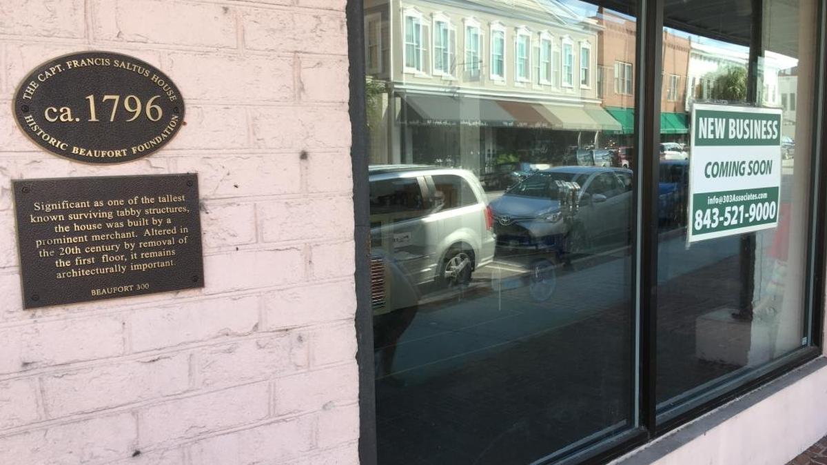 A wood-fire pizza restaurant is planned for Bay Street in Beaufort, from the owners of Saltus River Grill. Hearth at Saltus River Grill would face Bay Street and include outdoor seating.