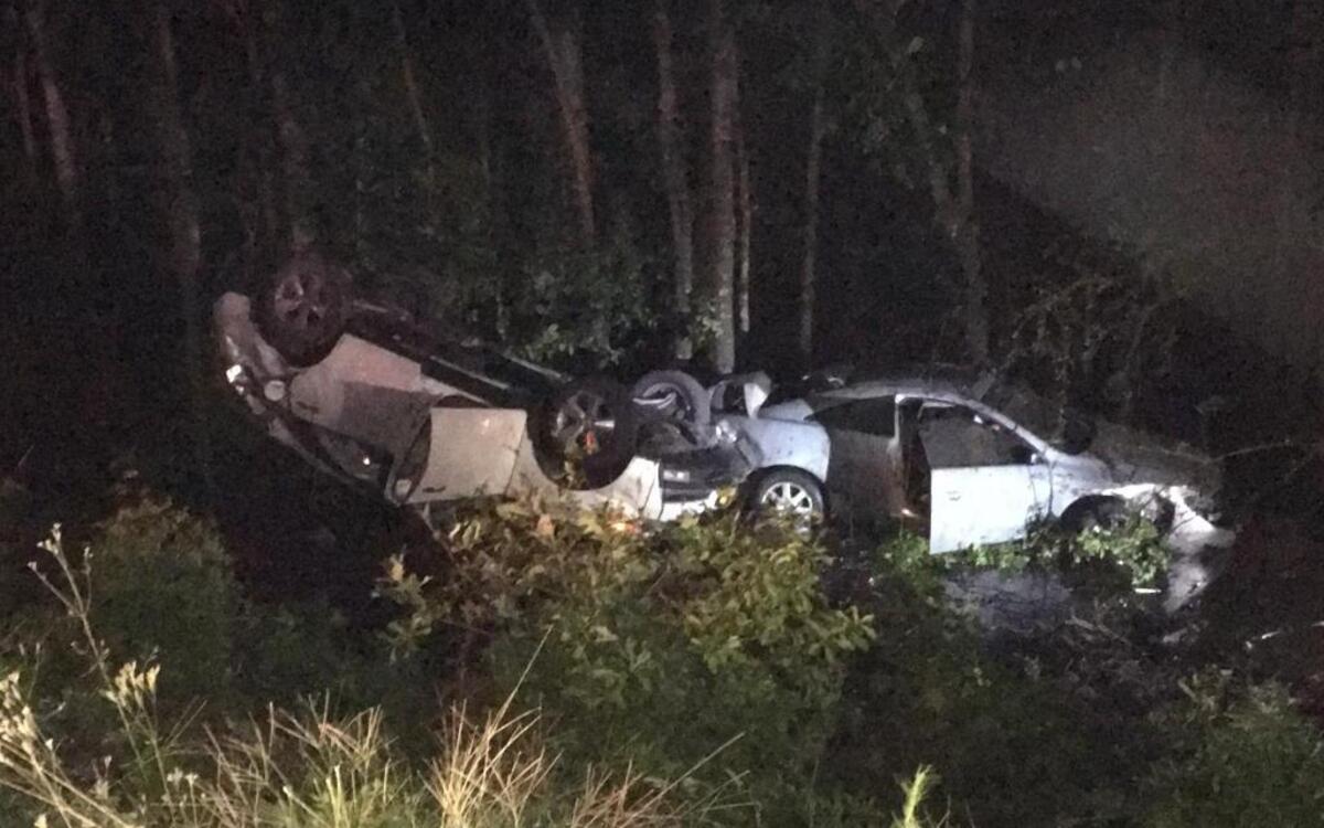 A two-car rollover accident injured six people early Sunday morning on I-95 in Yemassee.