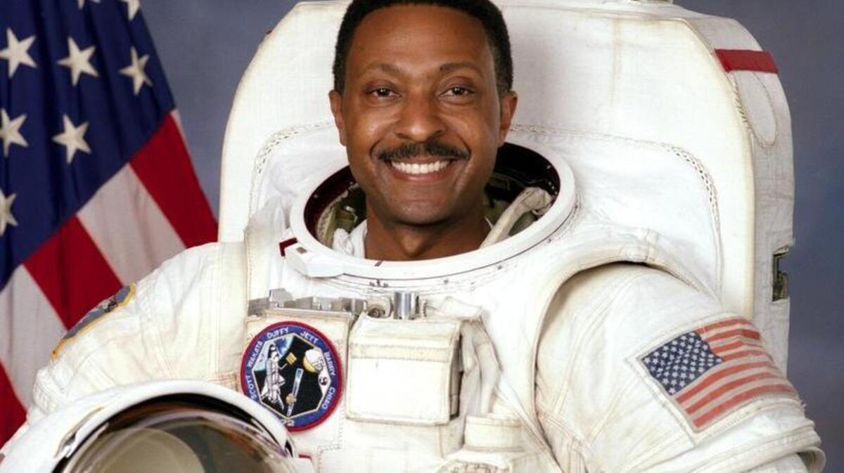 NASA Astronaut Capt. Winston Scott will deliver the keynote address at the Technical College of the Lowcountry’s graduation ceremony, which begins at 6 p.m Friday, May 13, 2016, at Marine Corps Recruit Depot Parris Island’s All-Weather Training Facility. Scott, a former naval aviator, was selected by NASA in 1992. As a mission specialist he logged a total of 24 days, 14 hours and 34 minutes in space and made three space walks.