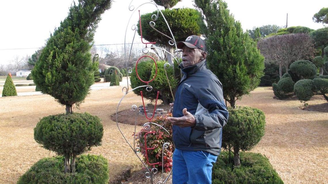 How Pearl Fryar of Bishopville makes his garden grow