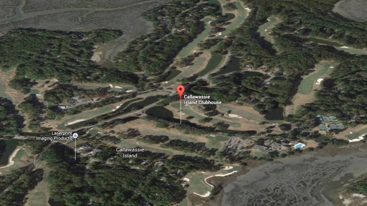 Marker locates the Callawassie Island Clubhouse.