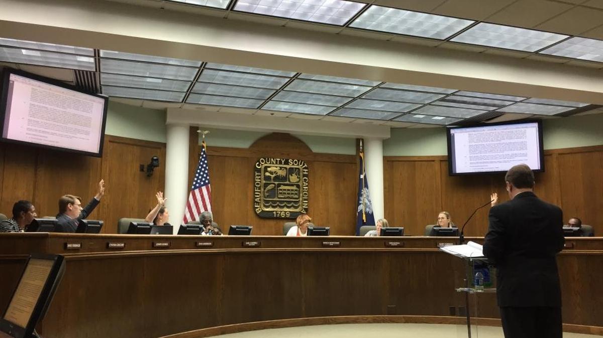The Beaufort County School Board takes a vote on board member Joseph Dunkle’s motion to add “District reports” to the agenda. The motion failed 4-7.