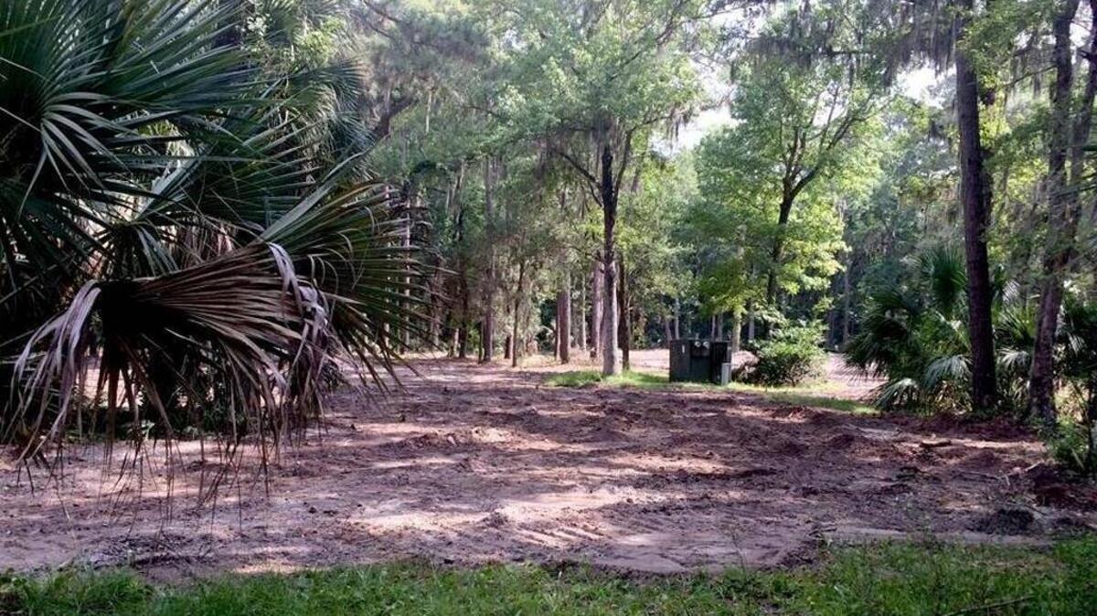 Office buildings have been cleared from a 6-acre site on Hilton Head’s Office Park Road. A new USCB campus will be constructed there in the coming year. tmoss@islandpacket.com