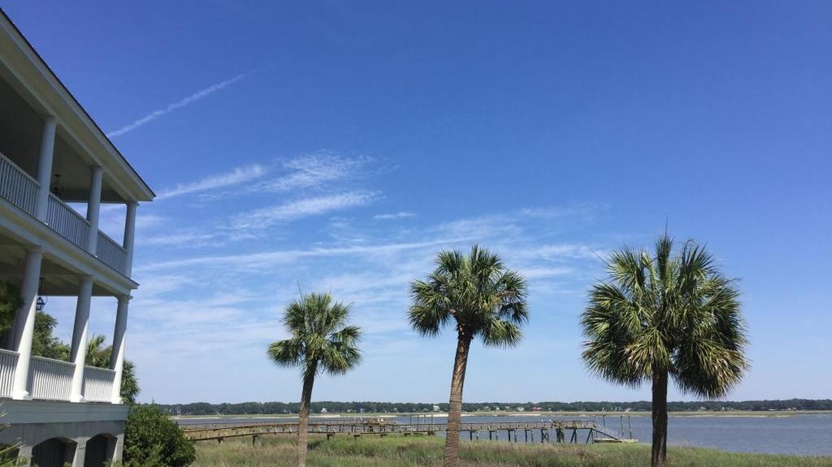 A house in Beaufort, South Carolina overlooks the water.