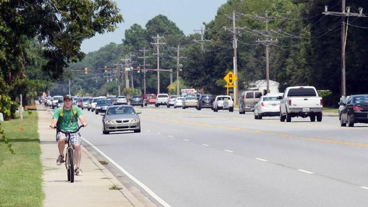 The eastbound lanes of a portion of U.S. 278 on Hilton Head Island will be closed temporarily Saturday and Sunday to allow crews to remove trees from the roadway.