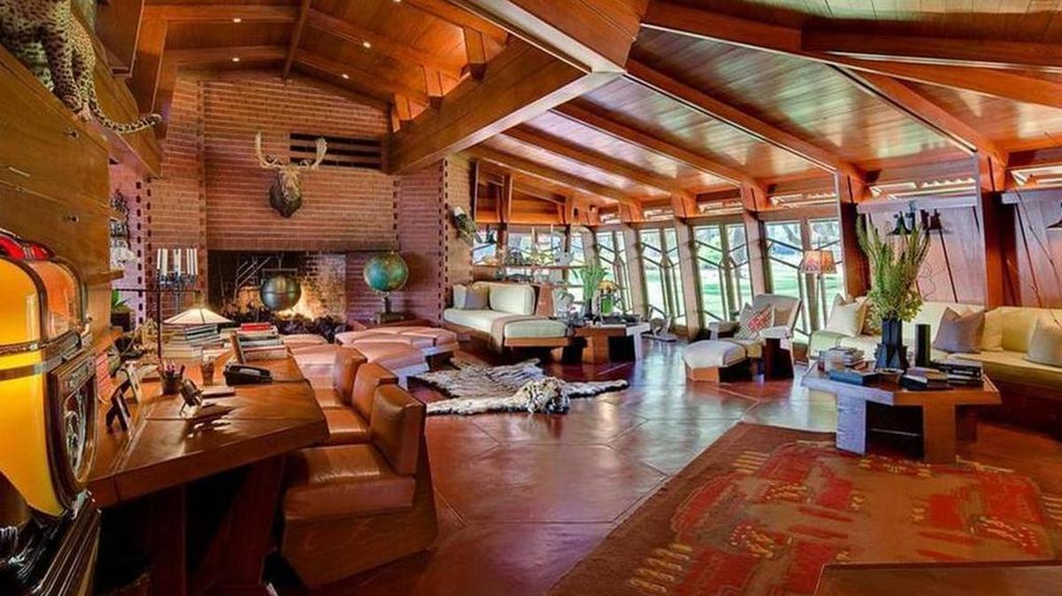 The interior of Auldbrass Plantation was decorated by Joel Silver, the Hollywood film producer who owns the estate.