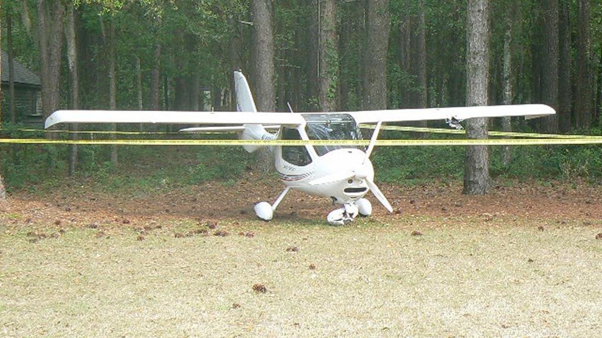 No injuries were reported Wednesday after a small airplane made an emergency landing on a Hilton Head Island golf course.