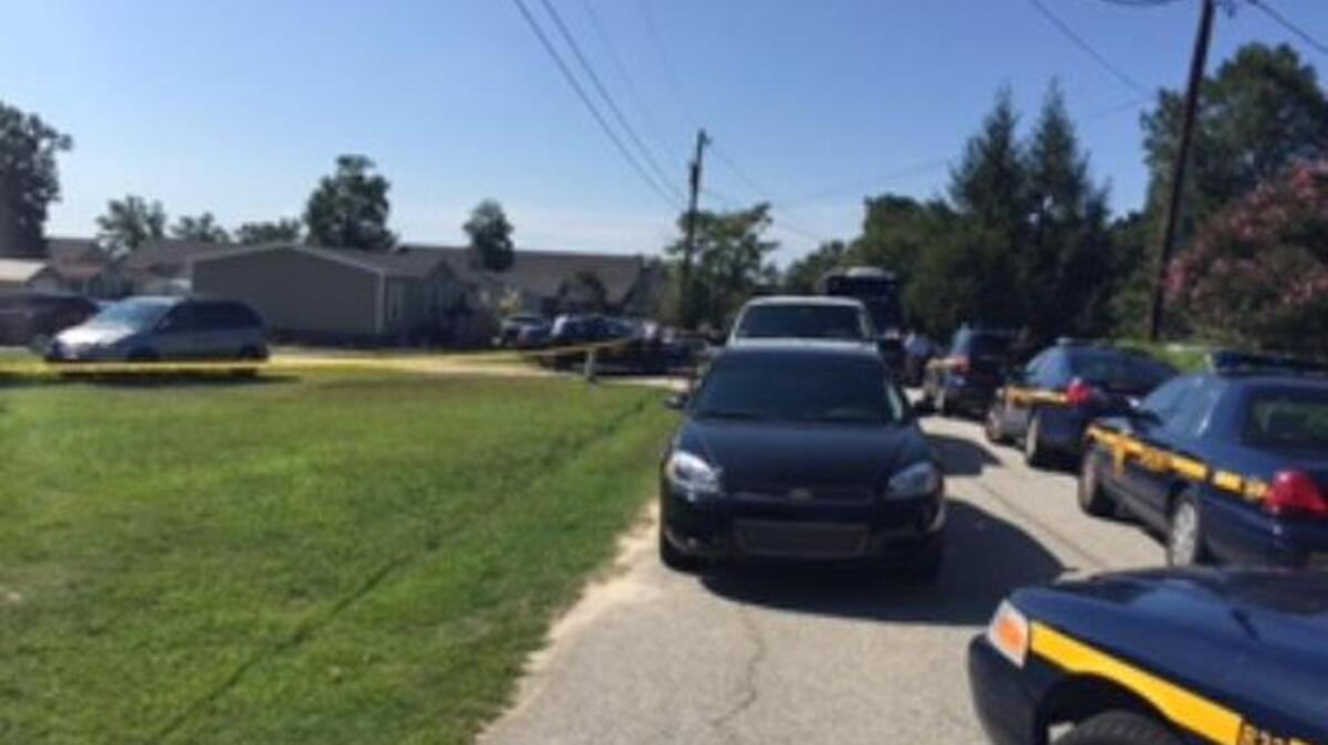 Deputies converged on Hipps Avenue for a homicide investigation in September 2015.