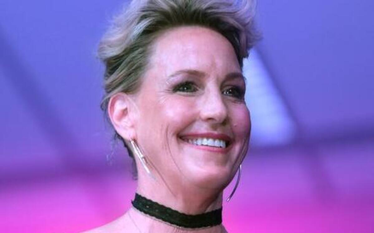 Erin Brockovich speaks at the 2016 Arizona Ultimate Women's Expo at the Phoenix Convention Center in Arizona.