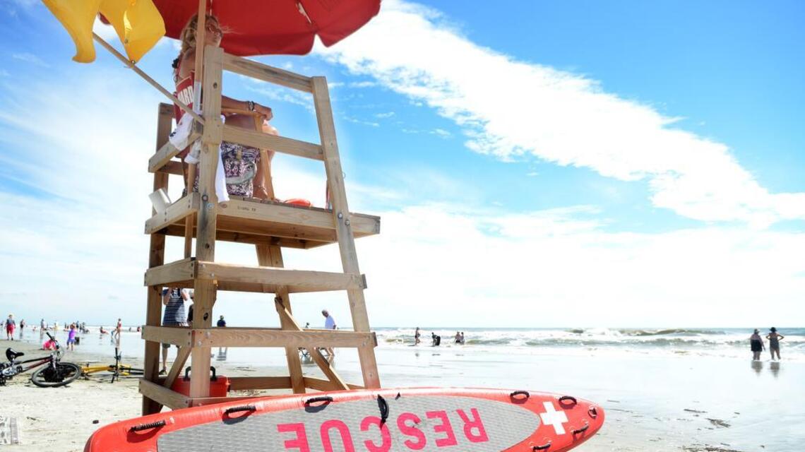 Man went into cardiac arrest on Hilton Head beach, officials say. Bystanders did CPR