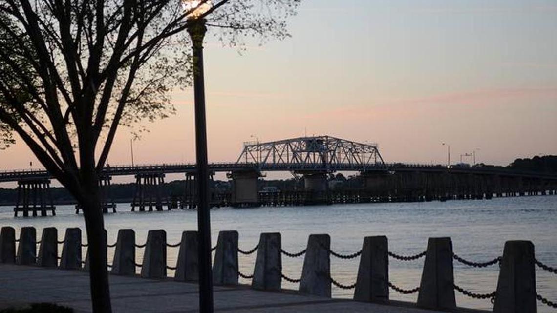Drivers should expect ‘hazardous’ wind gusts on area bridges, weather service says