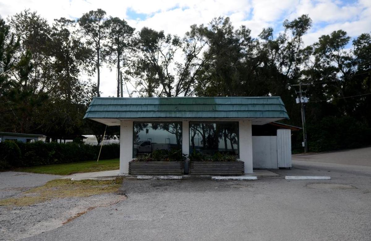 L.T.’s Home Cooked Meals on Lady’s Island resided in this building for more than 25 years and has now closed.