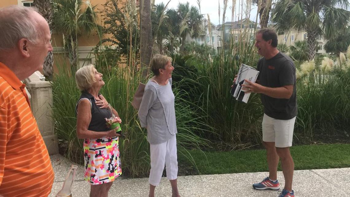 Will all the Bobs at this Hilton Head Island eclipse party please stand up?