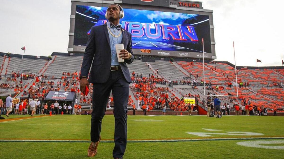 Clemson quarterback Deshaun Watson has a chance to make an early Heisman statement Saturday night.