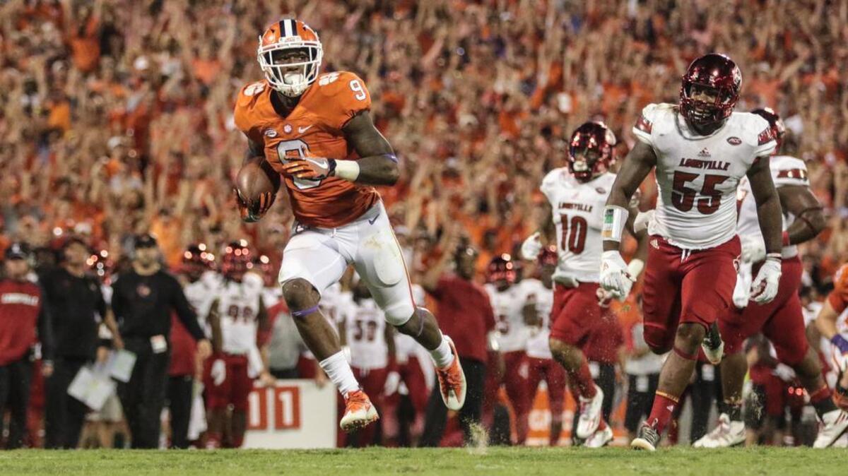 Wayne Gallman runs 34 yards into the endzone for a touchdown against Louisville.