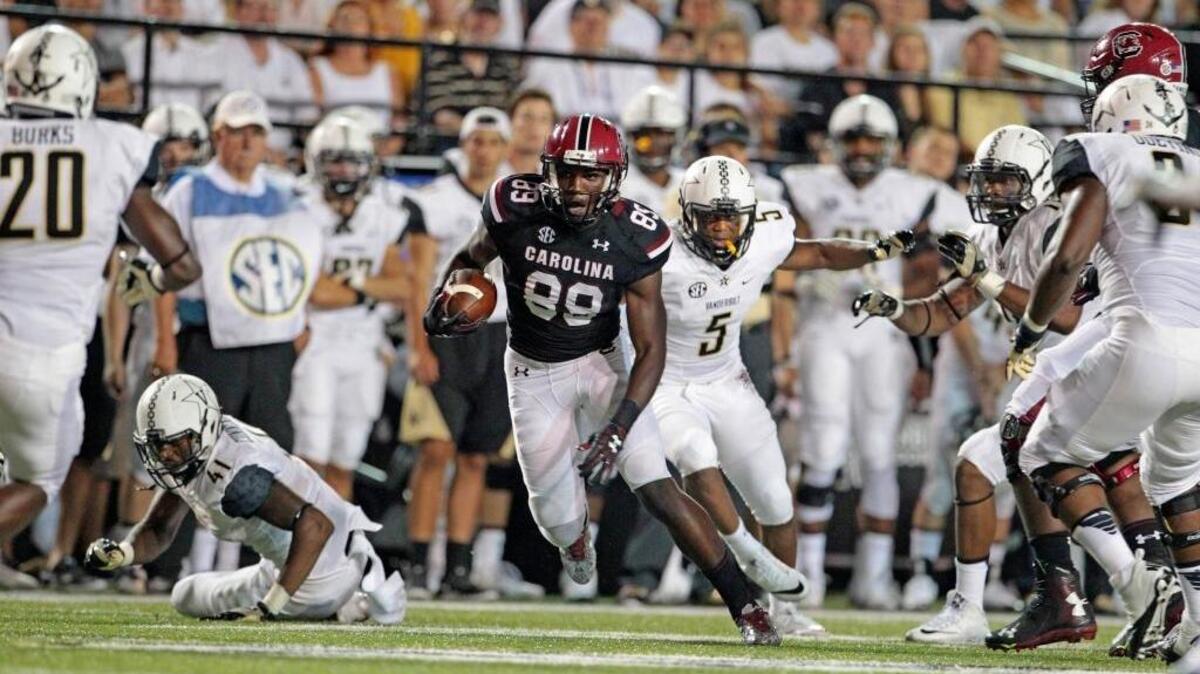 South Carolina Gamecocks wide receiver Bryan Edwards (89) looks for room to run after a catch in the first half of their game at Vanderbilt Stadium in Nashville, Tenn., Sept. 1, 2016.