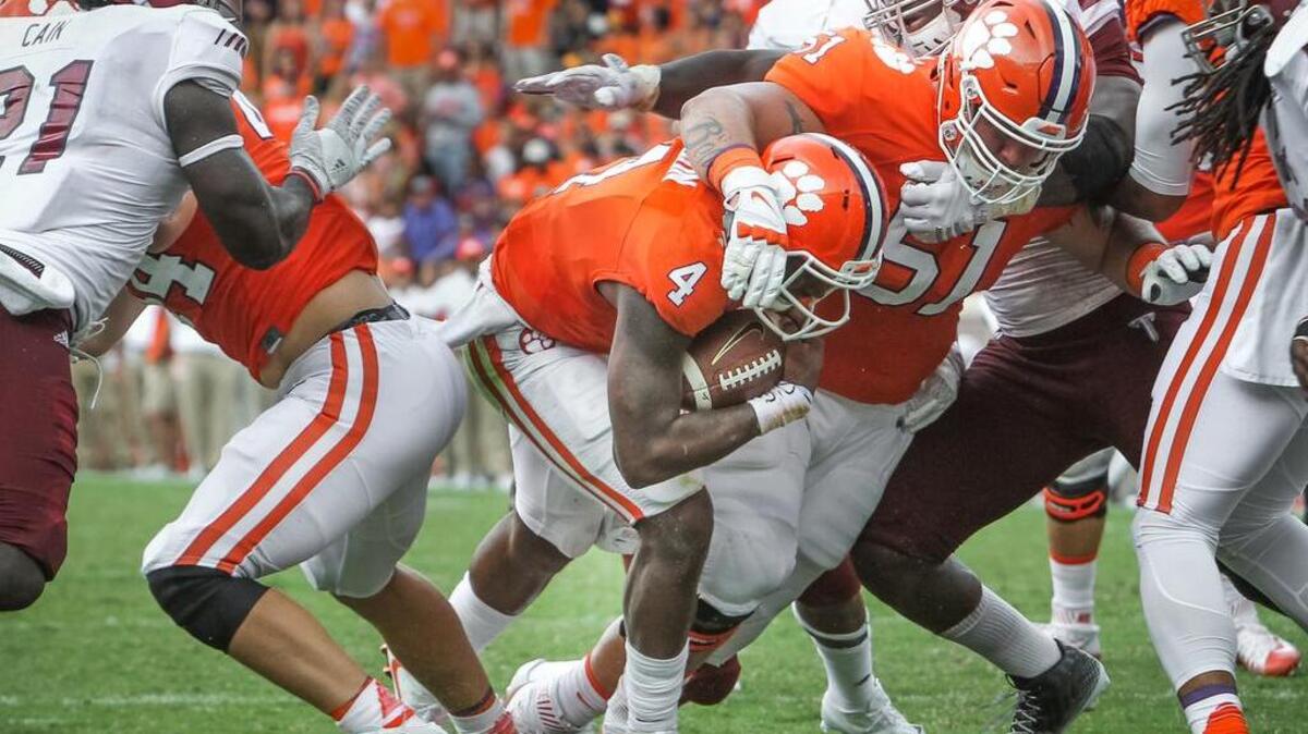 Clemson quarterback Deshaun Watson (4)