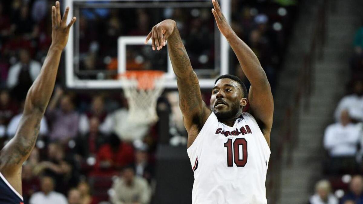 Duane Notice buries a 3-pointer during the first half.