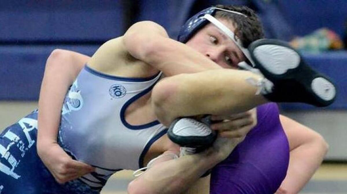 Hilton Head Island’s Alex Braden is ranked No. 1 in Class 4A 145-pound rankings by SCMat.