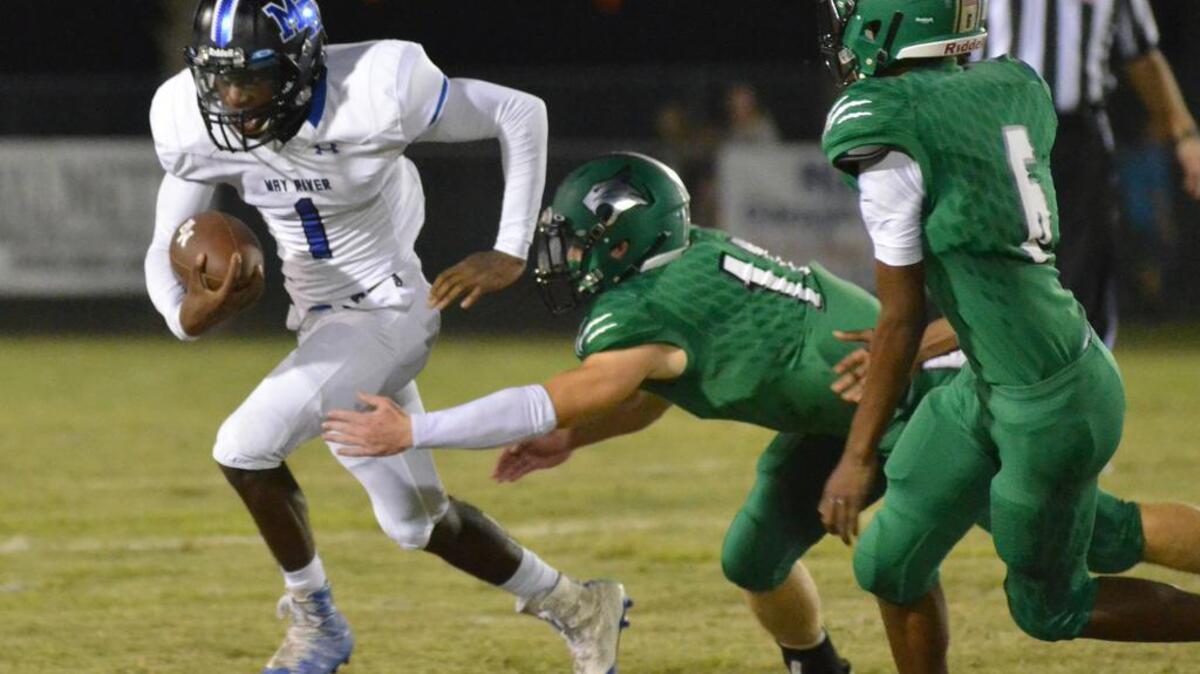 May River High football visits Bluffton High on Sept. 29, 2017.