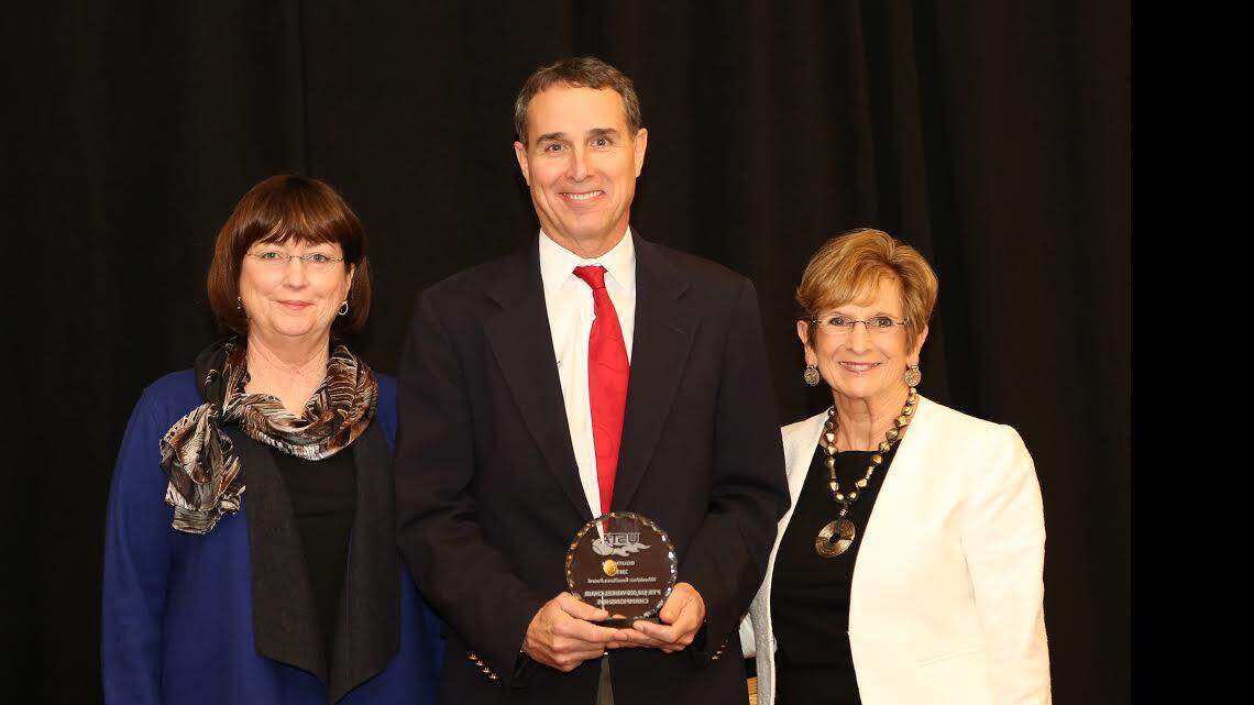 USTA Southern gives excellence award to PTR’s $18,000 Wheelchair Championships